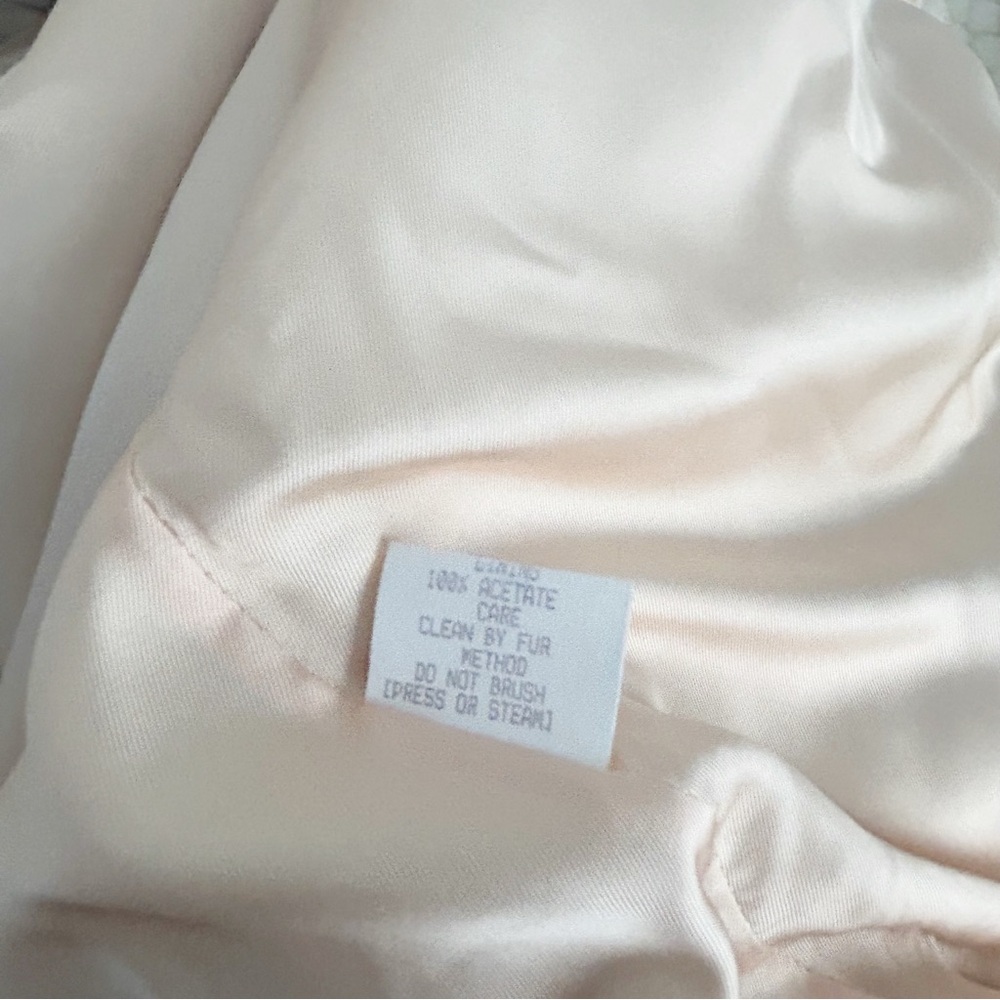 Vintage Neiman Marcus Ivory Textured Faux Fur Coat | Size L - Picture 4 of 5